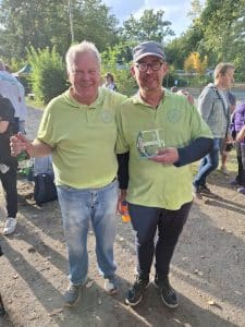 Die beiden TURA-Vizemeister bei der Braunschweiger Stadtmeisterschaft mit ihrer Auszeichnung